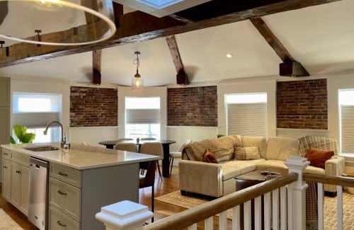 Portsmouth Apartment | Penhallow Suite Downtown Portsmouth