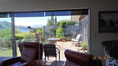 Kelvin Heights House | Peninsular Lakefront