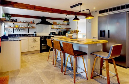 Dinas Cottage | Penlan - Three Bedroom Cottage, Sleeps 6