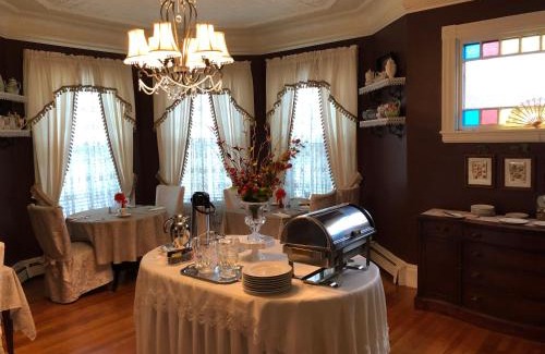 Auburn Bed & Breakfast | Penley House Bed & Breakfast