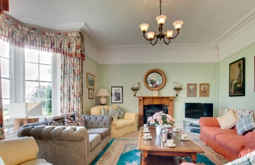Crynant House | Penmaen House in the beautiful Swansea