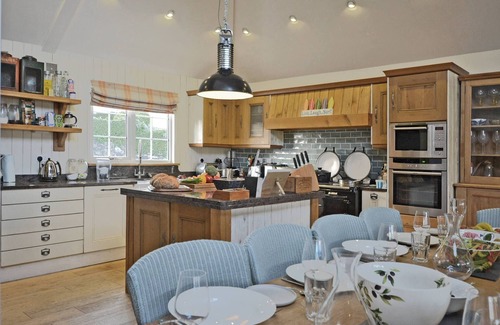 Abersoch House | Penmorfa - Sublime Abersoch retreat with roof terrace, 80m from beach, great for surfing