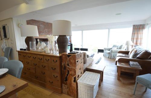 Abersoch House | Penmorfa - Sublime Abersoch retreat with roof terrace, 80m from beach, great for surfing