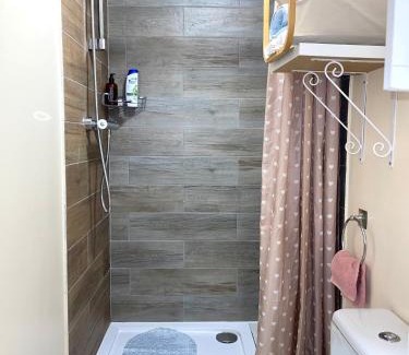 Havering Park Apartment | Penn Gardens Standard Studio - 4