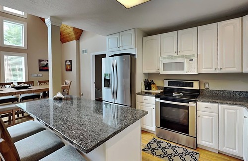Blakeslee House | Penn Point Paradise | Great View, Dock, Hot Tub!