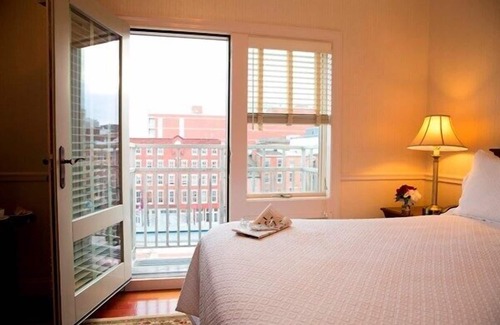 Old City Hotel | Penn's View Hotel