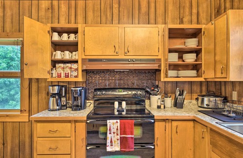 Penn Yan House | Penn Yan Escape w/Yard, 1 Mi to Keuka Lake!