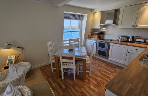 St. Mawes Cottage | Pennant - an apartment that sleeps 4 guests in 2 bedrooms