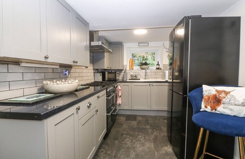 Rhyd-y-clafdy Cottage | PENNANT COTTAGE, pet friendly, with a garden in Llithfaen