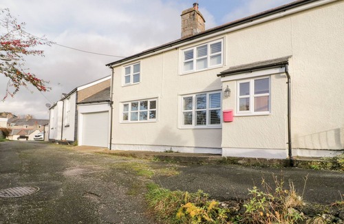 Henllan Cottage | PENNANT, pet friendly, country holiday cottage in Henllan