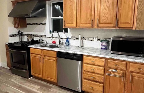 Pennsville House | Pennsvilee Spacious BEAUTIFUL 2 Bedroom HOME.