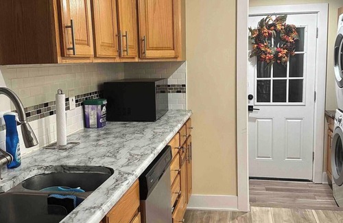 Pennsville House | Pennsvilee Spacious BEAUTIFUL 2 Bedroom HOME.