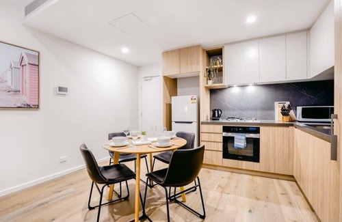 Moonee Ponds Apartment | Penny Lane - 2BR Apt in the Heart of Moonee Ponds