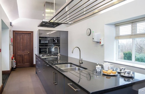 St Davids Cottage | Penrhiw Priory, Holiday Cottage St Davids, Sleeps 16, 8 bedrooms, bathrooms