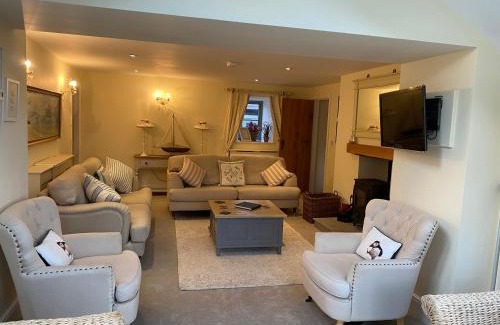 Dulas House | Penrhyn Farm