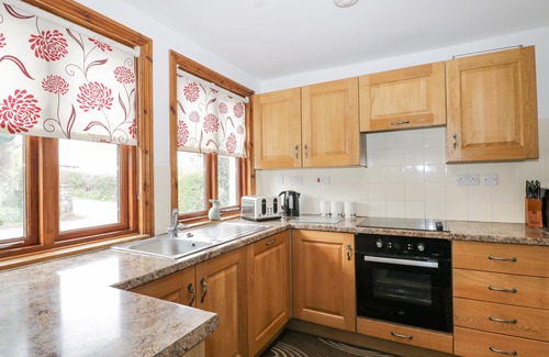 Abergavenny Cottage | PENROSE COTTAGE, family friendly, with a garden in Govilon