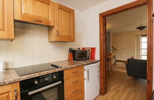 Abergavenny Cottage | PENROSE COTTAGE, family friendly, with a garden in Govilon
