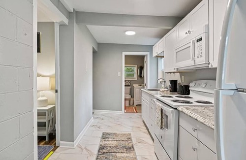 South Pensacola House | Pensacola Baptist Hospital 2 Bedroom Apartment