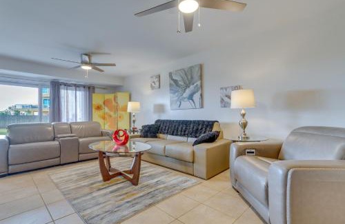 Pensacola Beach Apartment | Pensacola Beach Condo with Patio and Access to Beach!