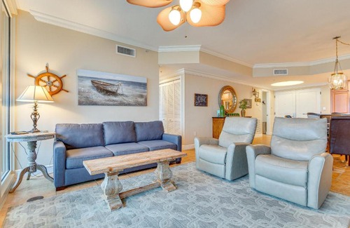 Pensacola Beach Apartment | Pensacola Beach Retreat with Direct Beach Access!