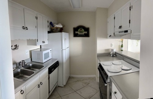 Villa Sabine Condo | Pensacola Beach Waterfront Condo - Yacht, Pool, Tennis, Beach Club - 7th Floor