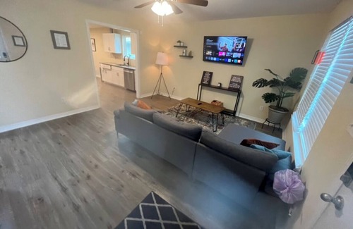 Warrington House | Pensacola Place and Navy-Aid'er