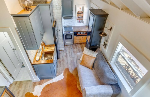 East Hill Apartment | Pensacola Studio Bungalow < 1 Mi to Bayview Park!