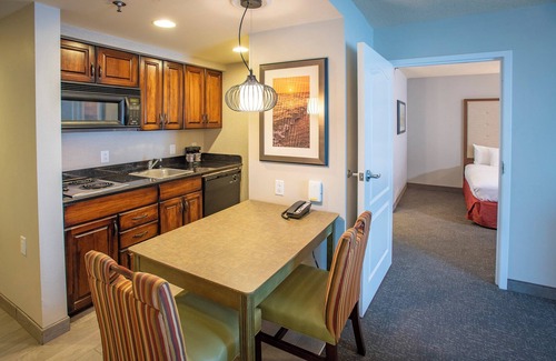 Northeast Pensacola Hotel | Pensacola Suites Hotel