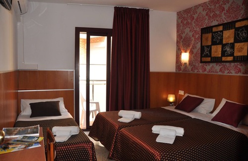 Lloret Town Center House | Pensión El Amigo