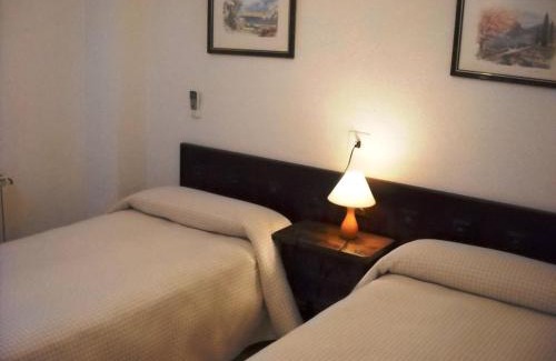 Confrides House | Pensión El Pirineo