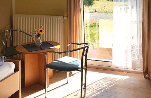 Bad Koenigshofen I. Grabfeld House | Pension Freizeitzentrum Sambachshof
