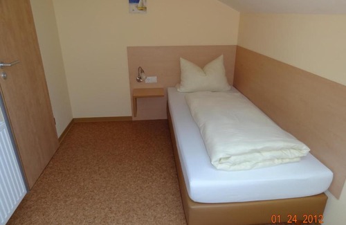 Eggenfelden House | Pension Alram Hof