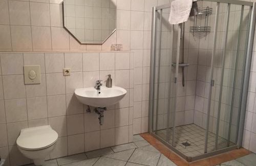 Wriezen House | Pension am Radweg & Ristorante Juani