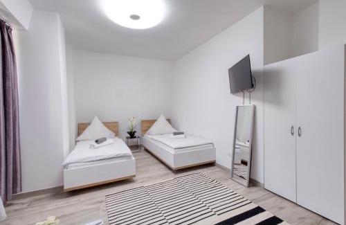 Markisches Viertel House | Pension Amanda
