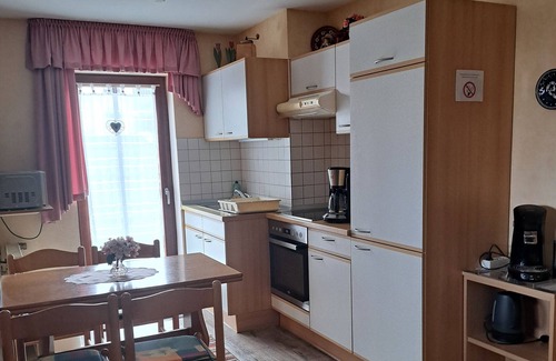 Herbstein Apartment | Pension Andrea: Ferienwohnung 1 with Private Terrace and Wi-Fi