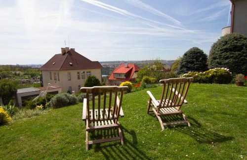 Prague 8 House | Pension Apartment Granit
