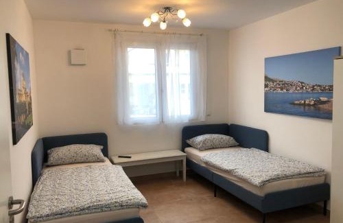Griesstatt Apartment | Pension Chen mit 2 Schlafzimmern, EBK, separat Balkon