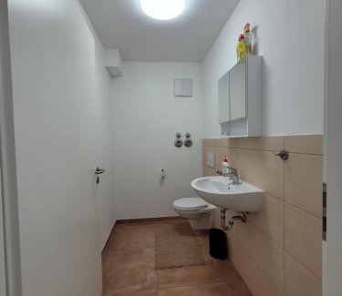 Griesstatt Apartment | Pension Chen mit 2 Schlafzimmern, EBK, separat Balkon