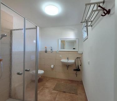 Griesstatt Apartment | Pension Chen mit 2 Schlafzimmern, EBK, separat Balkon