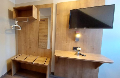 Grossmehring House | Pension DELAGERA