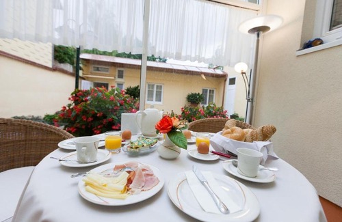 Baden Bed & Breakfast | Pension Elfy