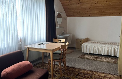 Nideggen House | Pension Falter