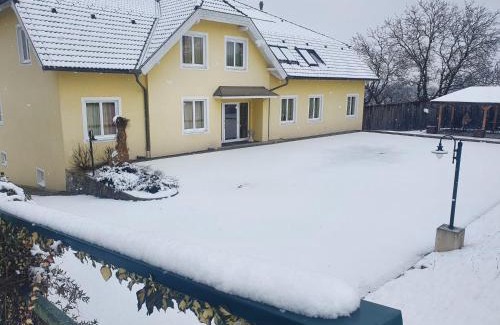 Zellerndorf Bed & Breakfast | Pension Familie Dunkl