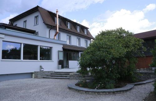 Kloten House | Pension Geerlisburg