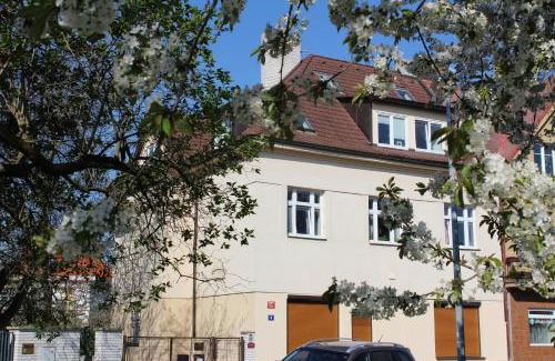 Dejvice House | Pension Hanspaulka