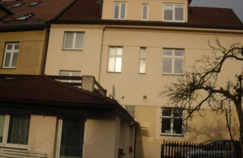 Dejvice House | Pension Hanspaulka