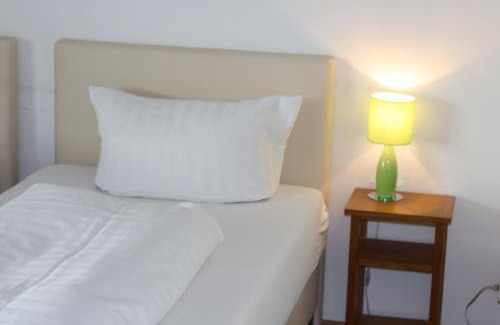 Waldkraiburg House | Pension Hubertusstuben