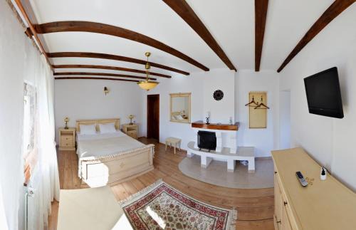 Corbeni House | Pension Irina