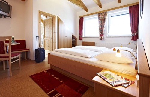 Nussbach House | Pension Jageredt