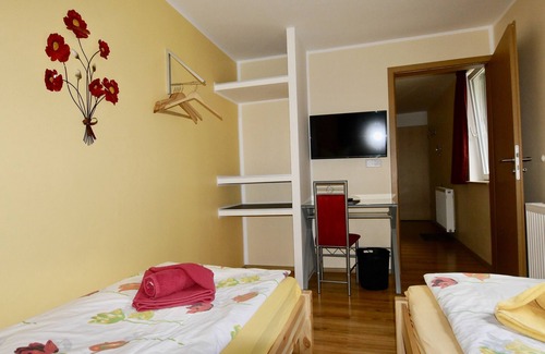 Eisenach House | Pension "Metilstein" on Eisenach's local mountain opposite Wartburg Castle